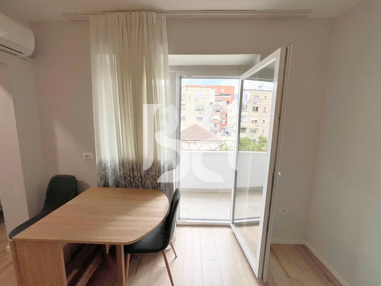 APARTMENT 1+1+STORAGE FOR RENT ALI DEMI STREET 48,000 LEKE*