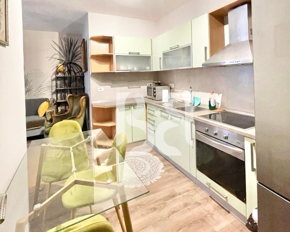 APARTAMENT ME QERA 2+1 TEK RRUGA E KOSOVAREVE