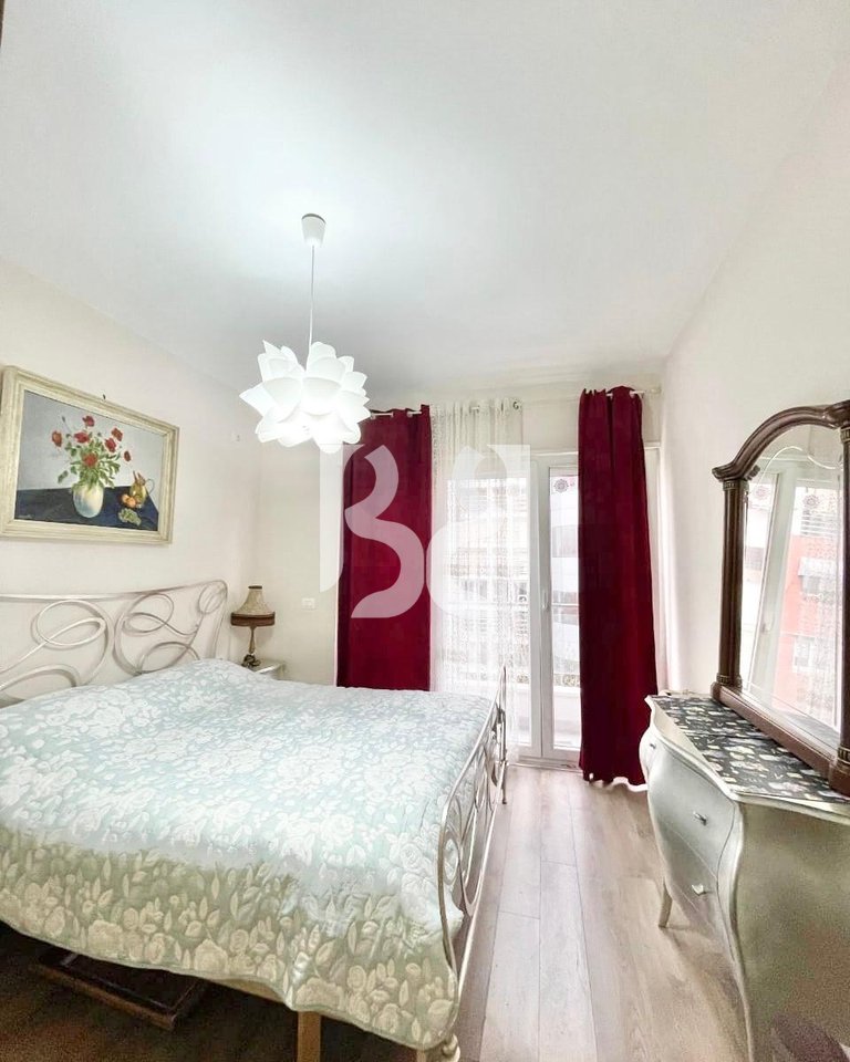 APARTAMENT ME QERA 2+1 TEK RRUGA E KOSOVAREVE