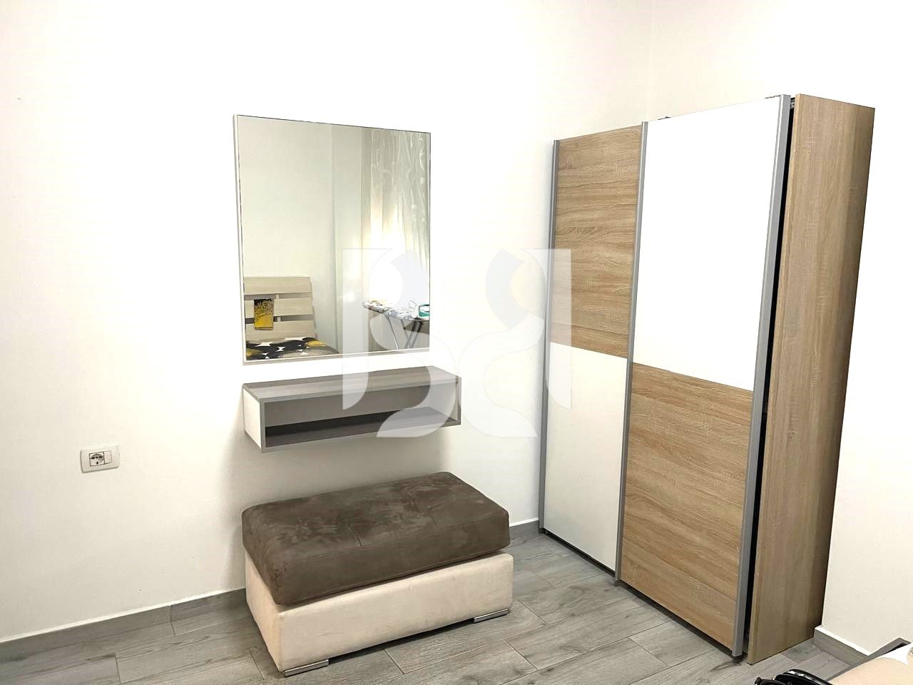 APARTAMENT 1+1 ME QERA TEK MEDRESEJA 650€