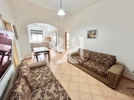 APARTAMENT 3+1+BALLKON ME QIRA QENDER PRANE KAFE FLORA*