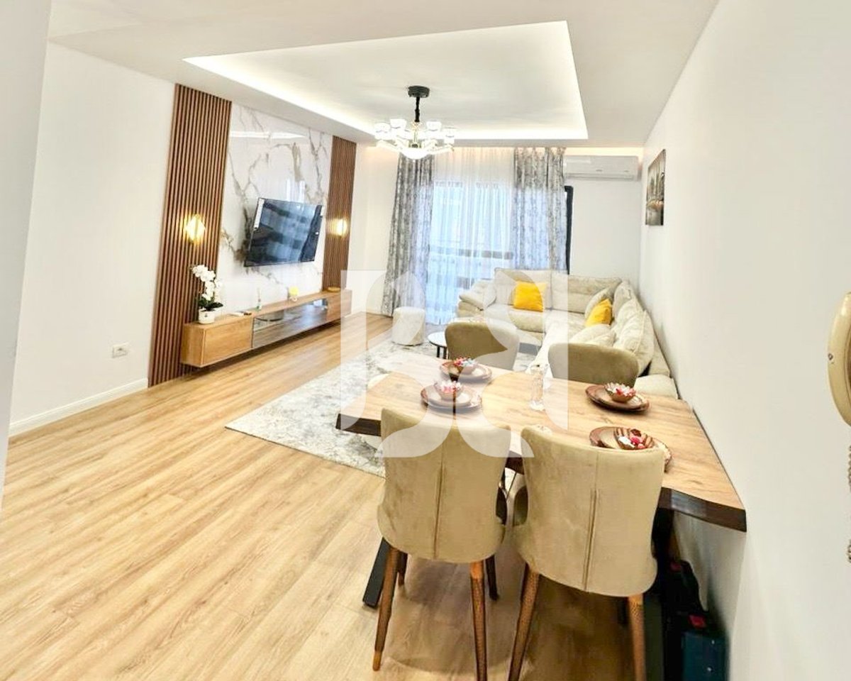APARTAMENT NE SHITJE 2+1+2 TEK PALLATI ME SHIGJETA