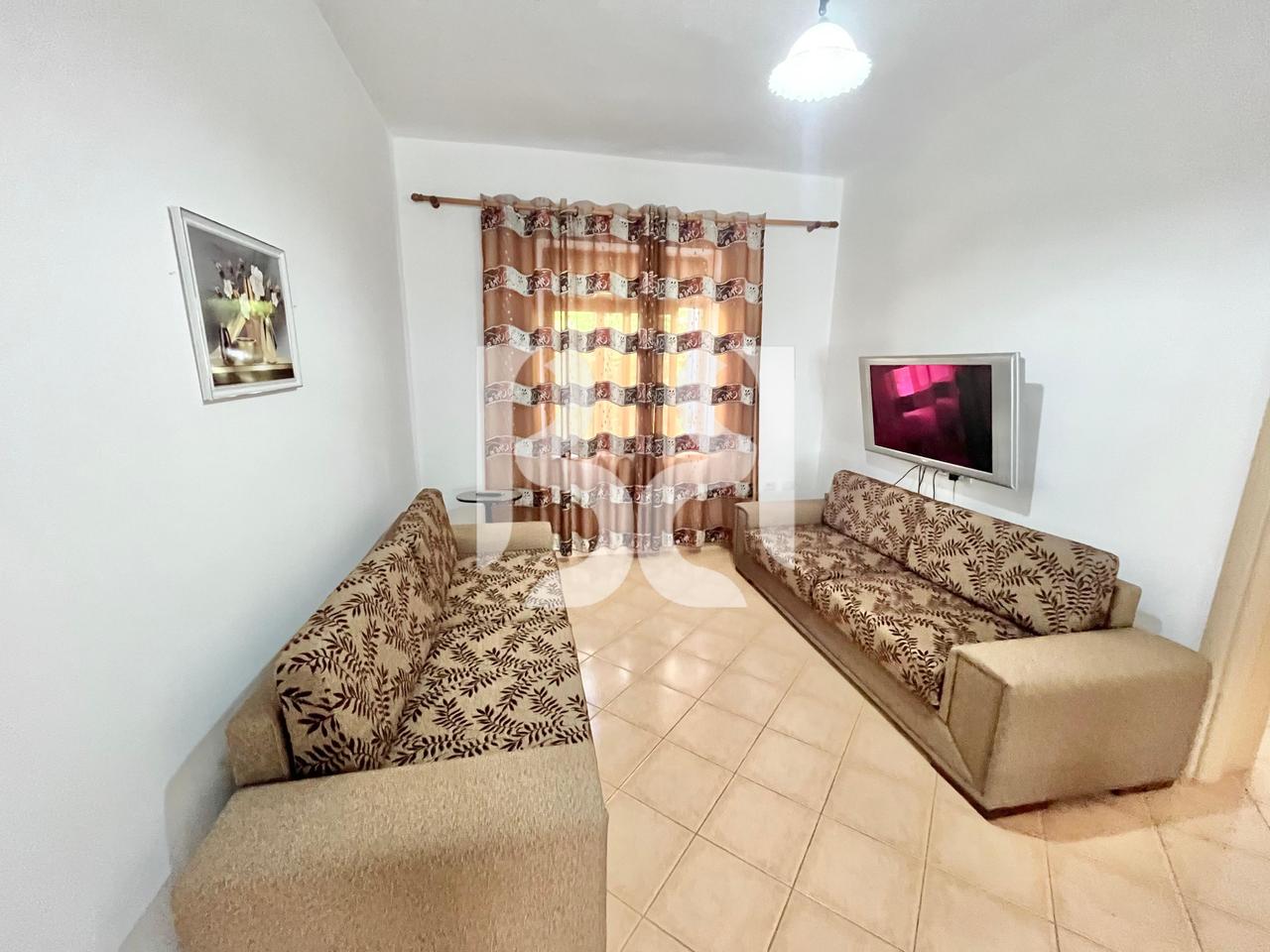 APARTAMENT 3+1+BALLKON ME QIRA QENDER PRANE KAFE FLORA*