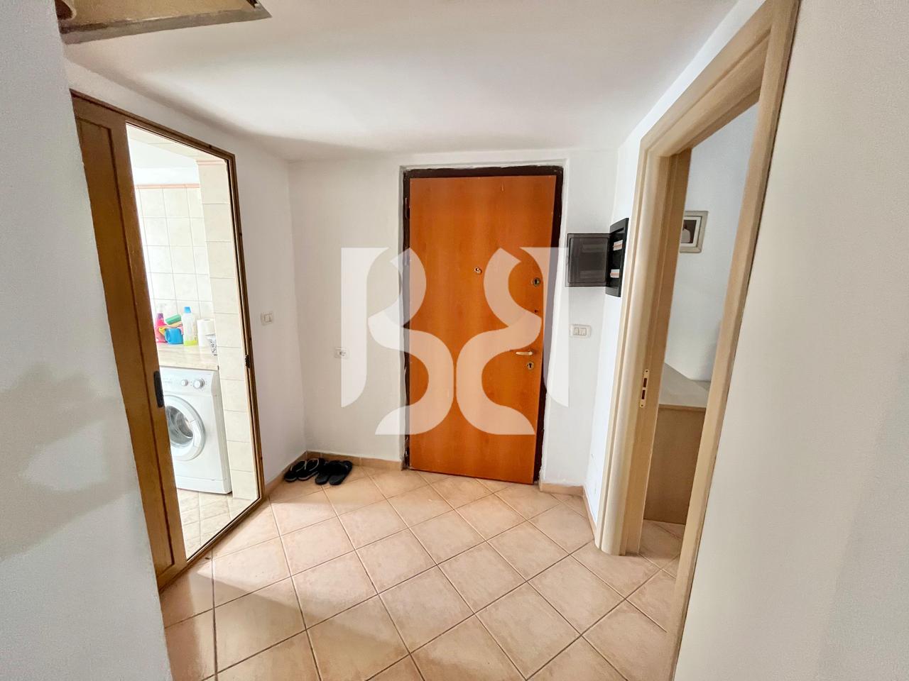 APARTAMENT 3+1+BALLKON ME QIRA QENDER PRANE KAFE FLORA*