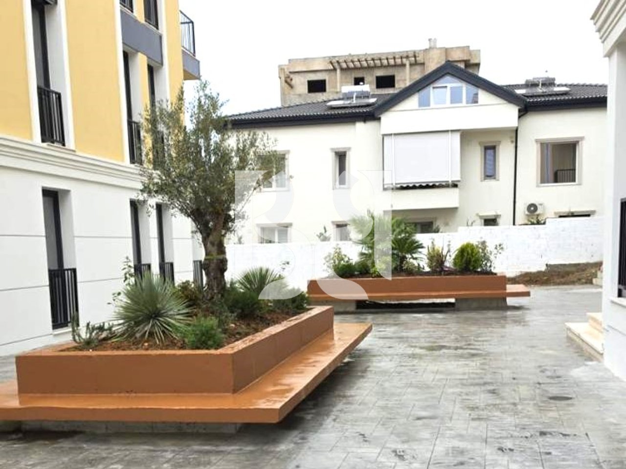 APARTAMENT  1+1 PER SHITJE NE SAUK TE VJETER*