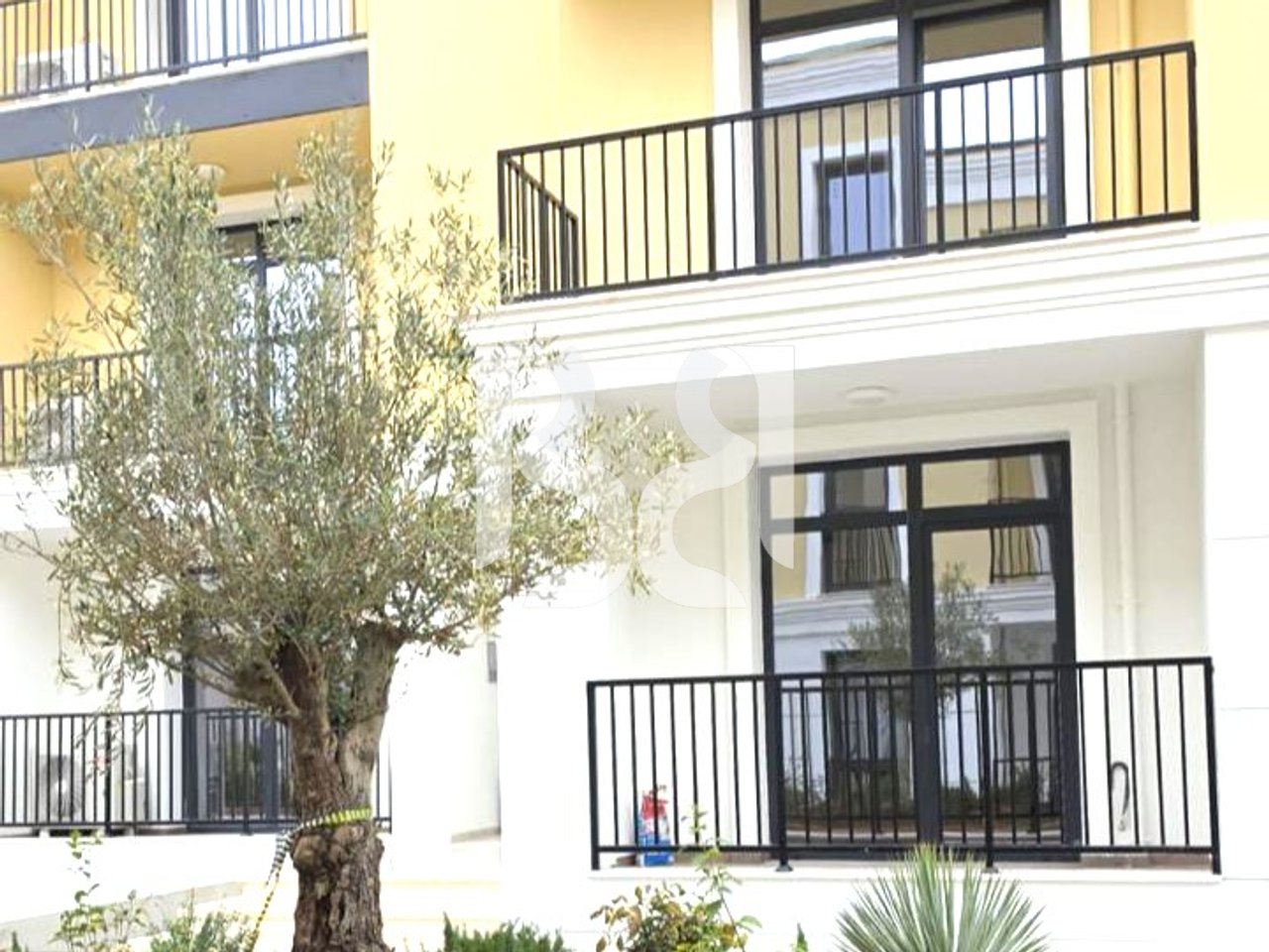 APARTAMENT  1+1 PER SHITJE NE SAUK TE VJETER*