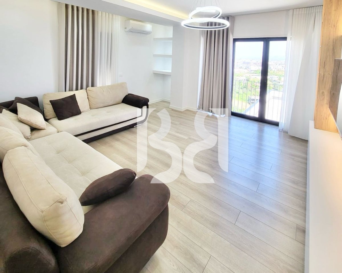 APARTAMENT 2+1+PARKIM ME QERA TEK KODRA E DIELLIT