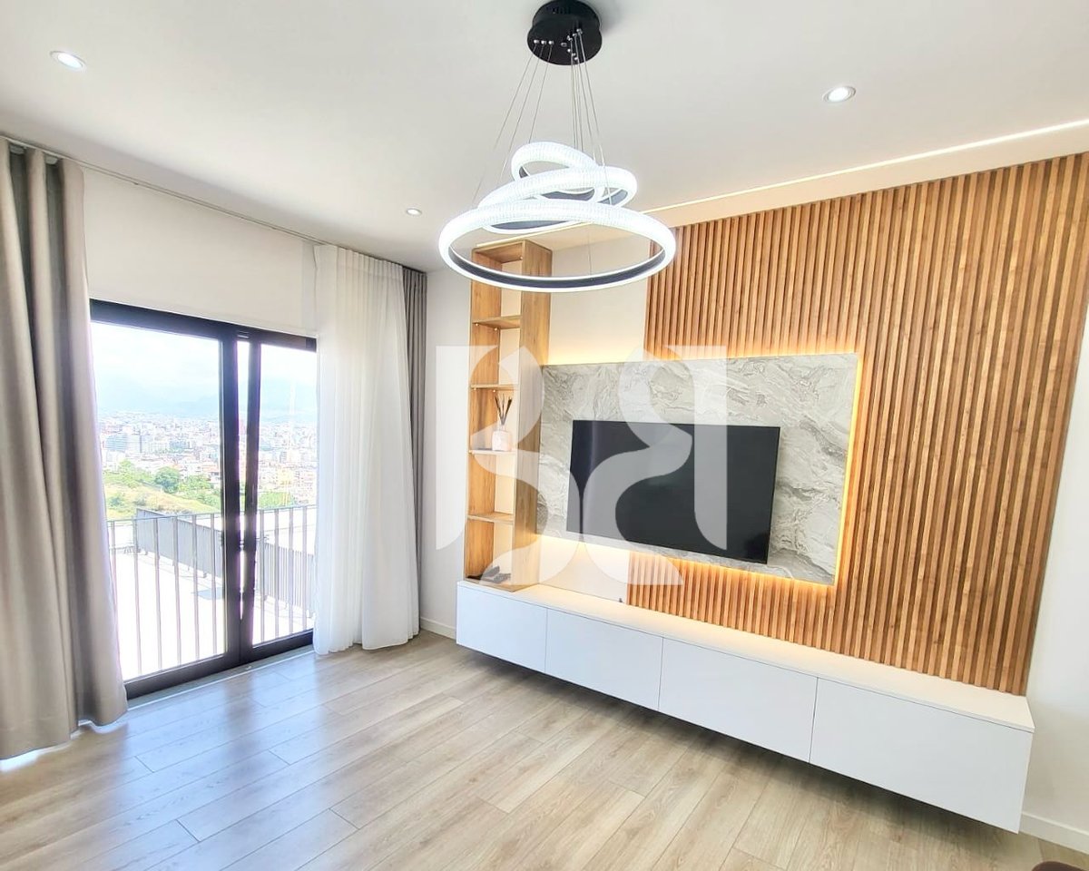 APARTAMENT 2+1+PARKIM ME QERA TEK KODRA E DIELLIT