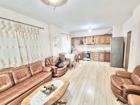 APARTAMENT 2+1 ME QERA TE KOMUNA E PARISIT