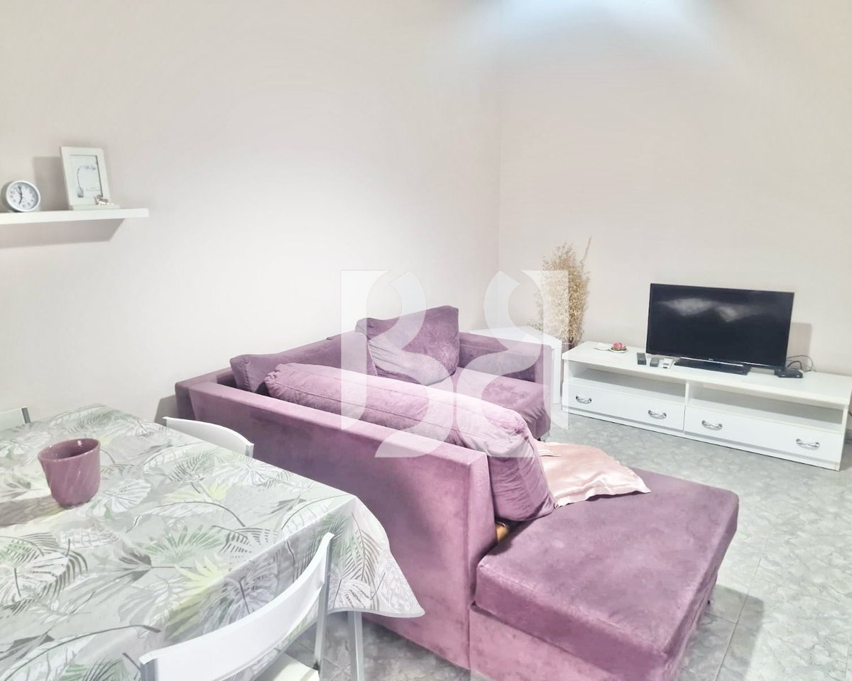 APARTAMENT ME QERA 2+1 NE QENDER