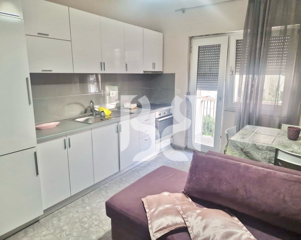 APARTAMENT ME QERA 2+1 NE QENDER