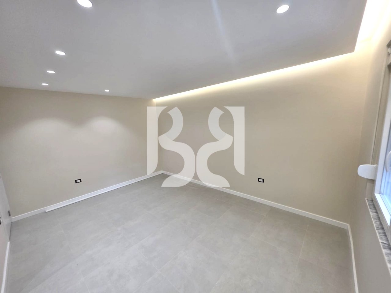 APARTAMENT 2+1 PER SHITJE PRANE OXHAKUT