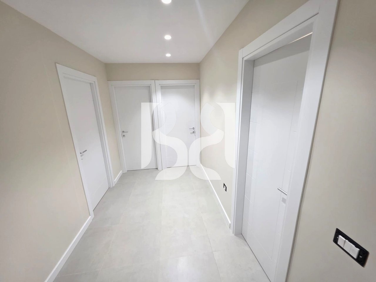 APARTAMENT 2+1 PER SHITJE PRANE OXHAKUT