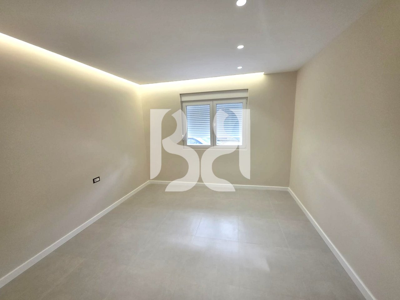 APARTAMENT 2+1 PER SHITJE PRANE OXHAKUT