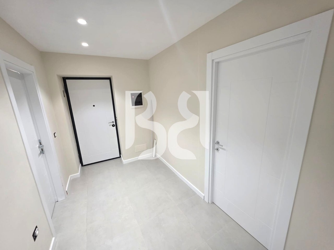 APARTAMENT 2+1 PER SHITJE PRANE OXHAKUT