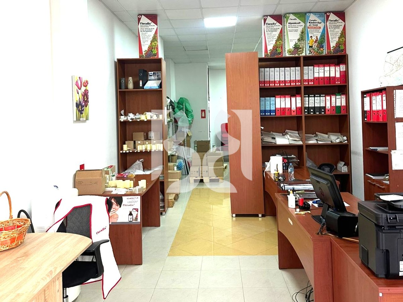 LOCALE COMMERCIALE IN VENDITA A TIRANA UPTOWN 122000 Euro*