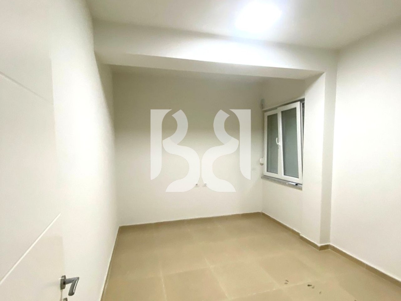APARTAMENT 2+1 ME QIRA TEK RRUGA E KOSOVAREVE