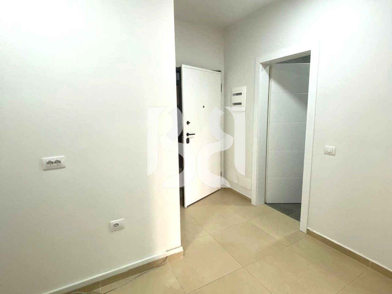 APARTAMENT 2+1 ME QIRA TEK RRUGA E KOSOVAREVE