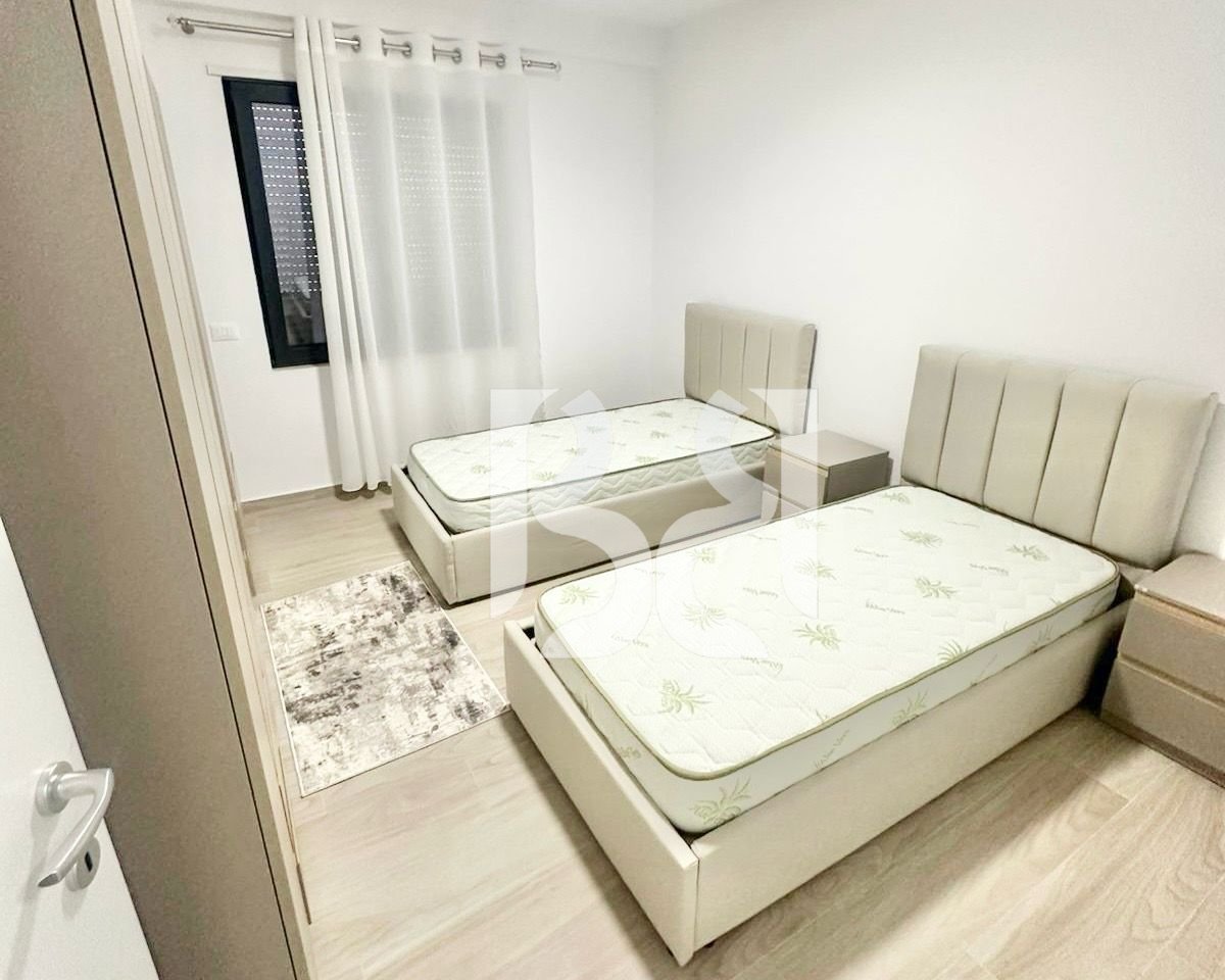 APARTAMENT ME QERA 2+1+2+PARKIM TE PAZARI I RI