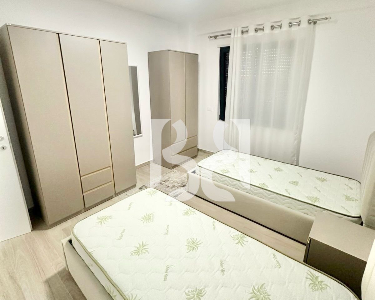 APARTAMENT ME QERA 2+1+2+PARKIM TE PAZARI I RI
