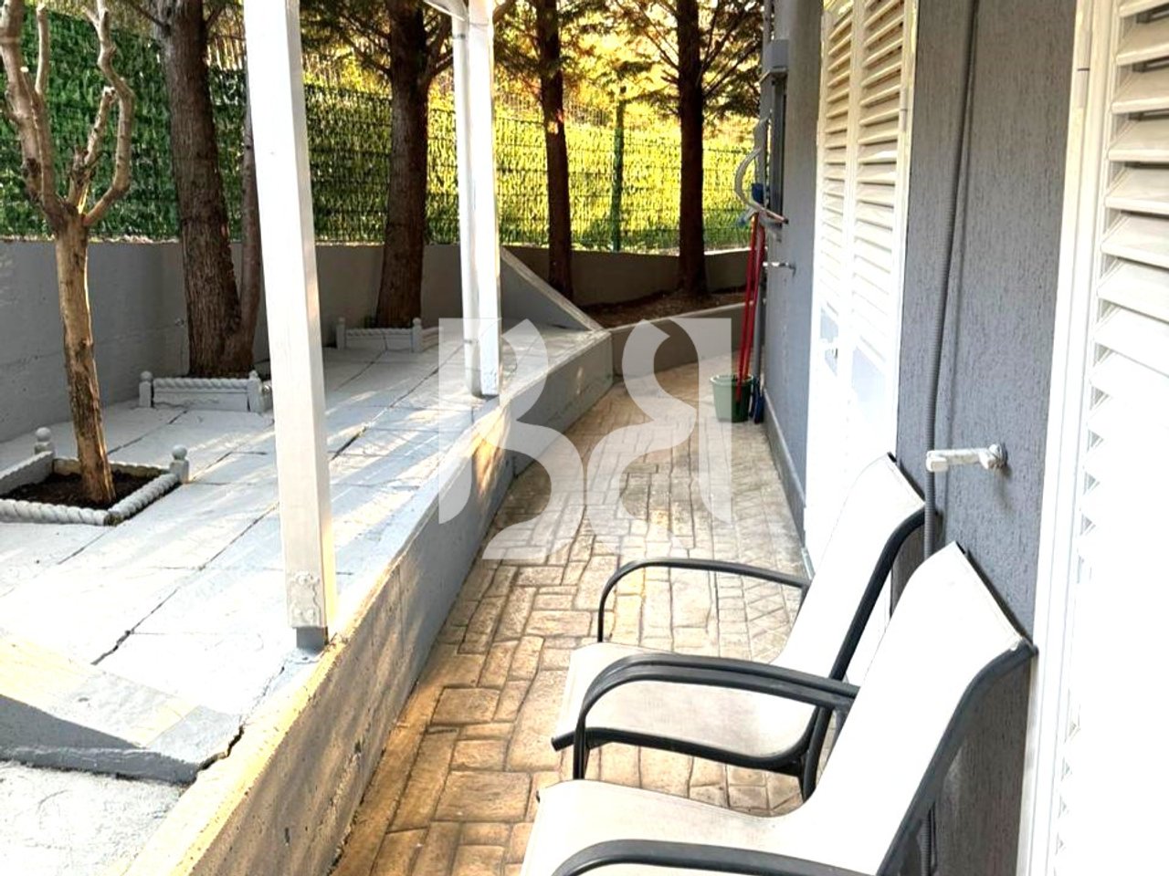 APARTAMENT 2+1 ME QIRA TEK Liqeni i Thatë – ME VERANDE