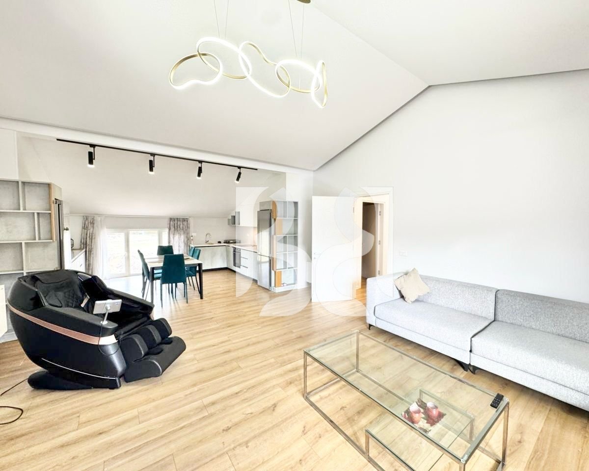 APARTAMENT ME QERA 3+1+2 ME 3 PARKIME TE SECRET GARDEN*
