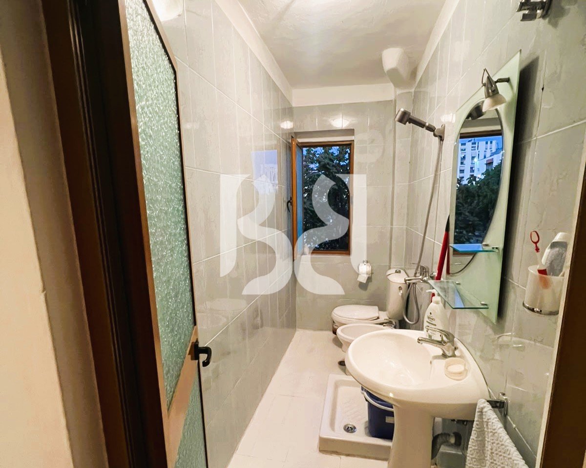 APARTAMENT 2+1 ME QIRA PRANE UET, KINOSTUDIO