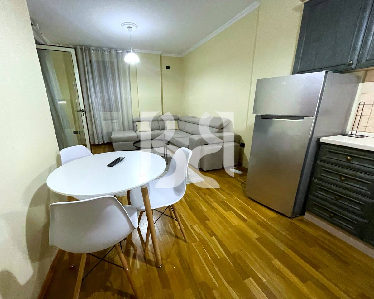 Appartamento 1+1 in affitto vicino alla Direzione della Polizia – Via Myslym Shyri | 55 m² | 4° piano | 70.000 Lek
