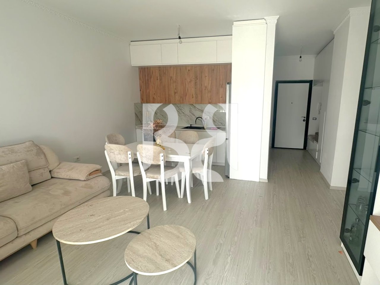 APARTAMENT 2+1+2+BALLKON+POST PARKIMI ME QIRA TEK KOMPLEKSI IBN, ISH FUSHA AVIACIONIT