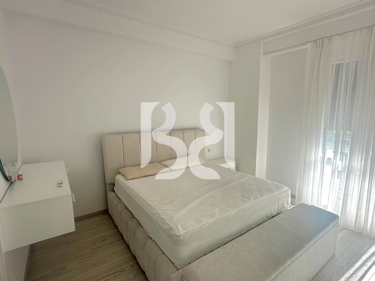 APARTAMENT 2+1+2+BALLKON+POST PARKIMI ME QIRA TEK KOMPLEKSI IBN, ISH FUSHA AVIACIONIT