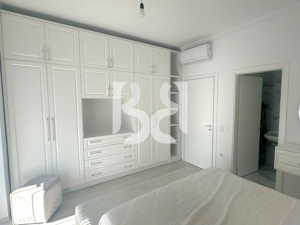 APARTAMENT 2+1+2+BALLKON+POST PARKIMI ME QIRA TEK KOMPLEKSI IBN, ISH FUSHA AVIACIONIT