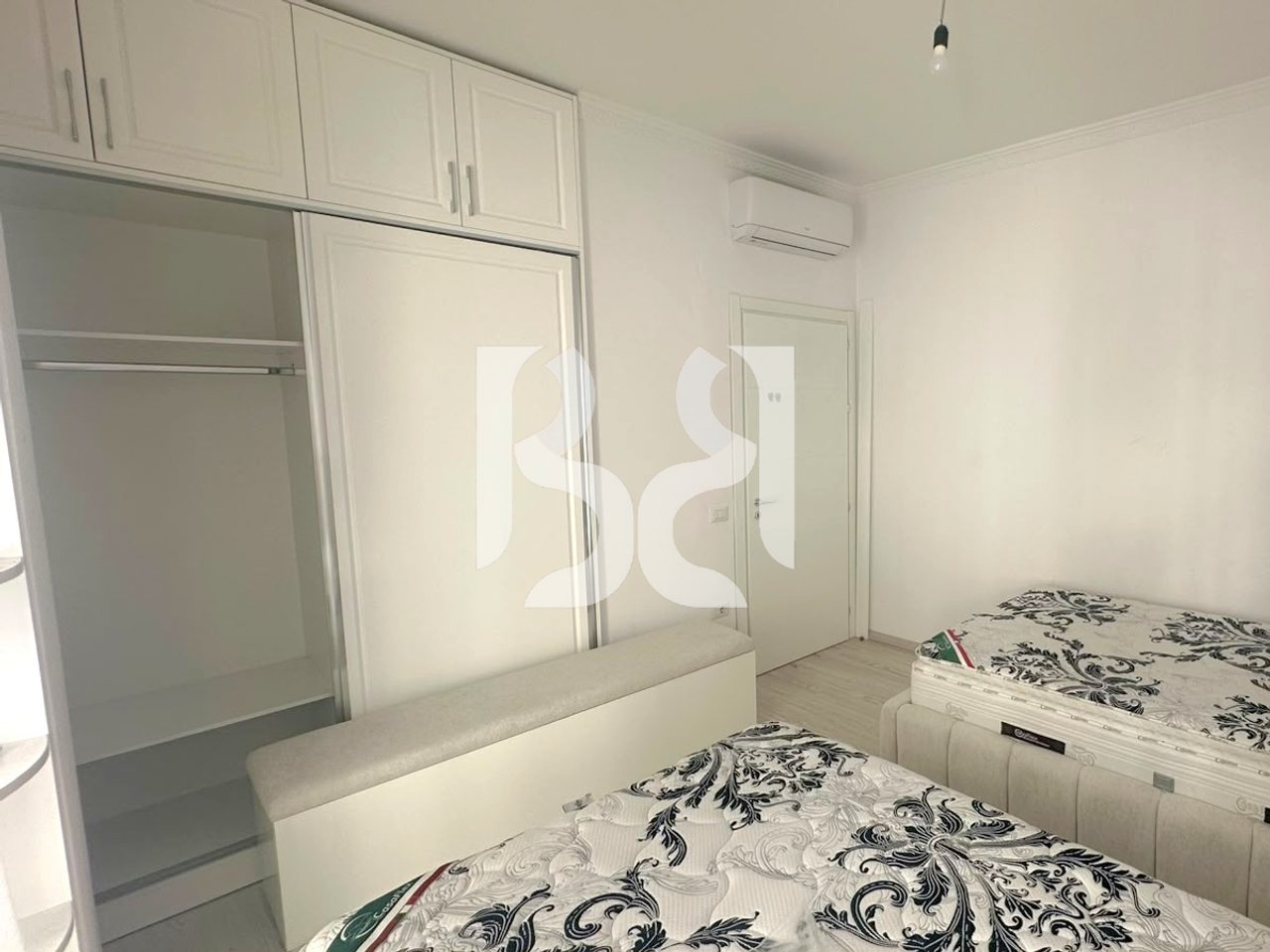 APARTAMENT 2+1+2+BALLKON+POST PARKIMI ME QIRA TEK KOMPLEKSI IBN, ISH FUSHA AVIACIONIT