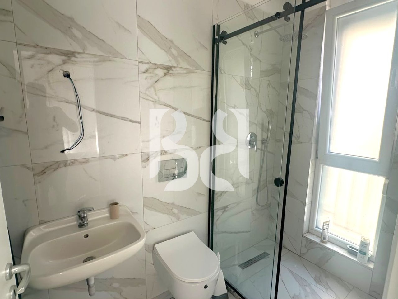 APARTAMENT 2+1+2+BALLKON+POST PARKIMI ME QIRA TEK KOMPLEKSI IBN, ISH FUSHA AVIACIONIT