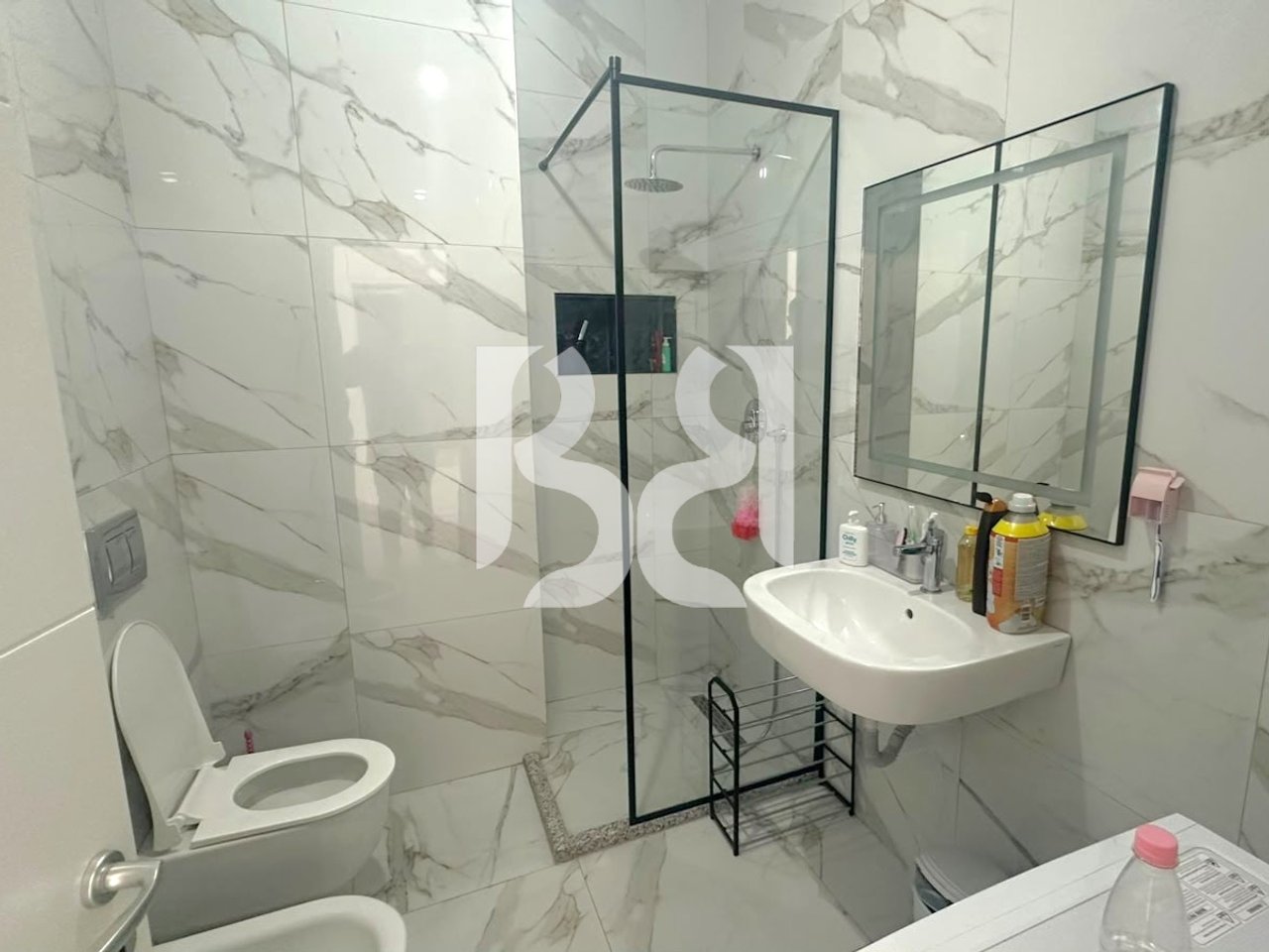 APARTAMENT 2+1+2+BALLKON+POST PARKIMI ME QIRA TEK KOMPLEKSI IBN, ISH FUSHA AVIACIONIT