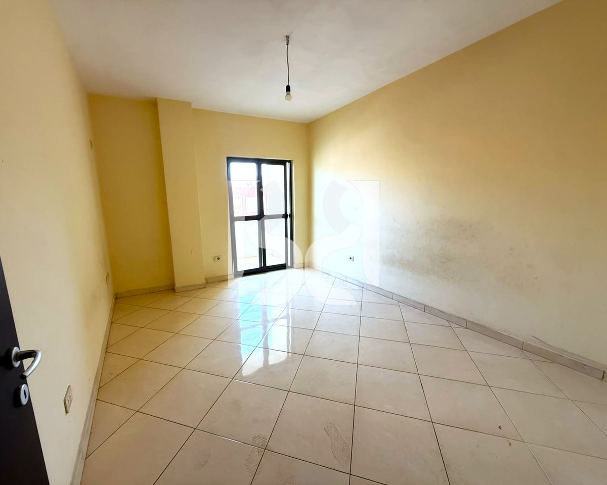 Appartamento 2+1+2 in Affitto a Yzberish | 105 m² | Non Arredato | 40.000 Lek/Mese