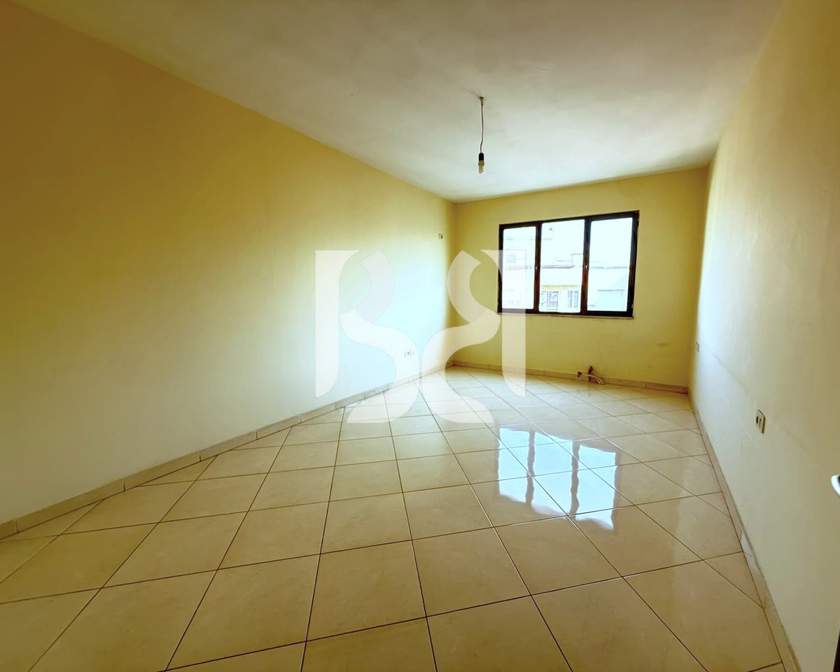 Appartamento 2+1+2 in Affitto a Yzberish | 105 m² | Non Arredato | 40.000 Lek/Mese