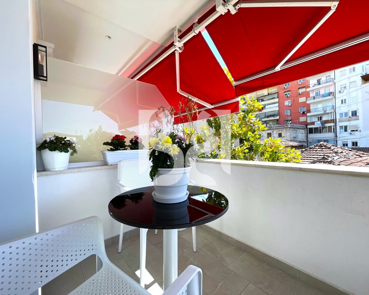 Apartament 2+1 me Qira në Vilë - Rruga e Durrësit | Kati 2 | 2 Dhoma Gjumi | Ballkon | 1,000 €/Muaj