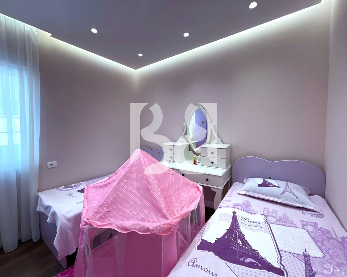 Apartament 2+1 me Qira në Vilë - Rruga e Durrësit | Kati 2 | 2 Dhoma Gjumi | Ballkon | 1,000 €/Muaj