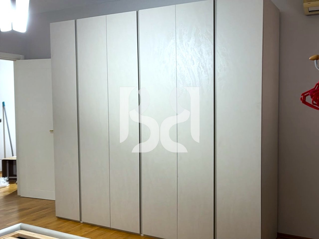 Apartament 2+1 me Qira në Komunën e Parisit | Kati 10 | Me Ashensor | 80,000 Lekë/Muaj
