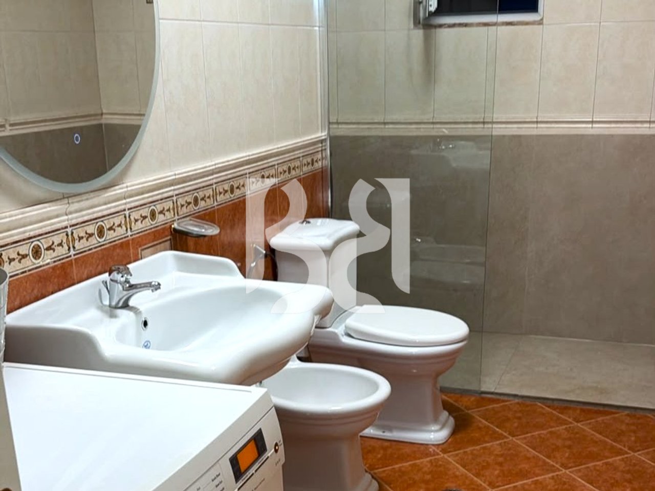 Apartament 2+1 me Qira në Komunën e Parisit | Kati 10 | Me Ashensor | 80,000 Lekë/Muaj