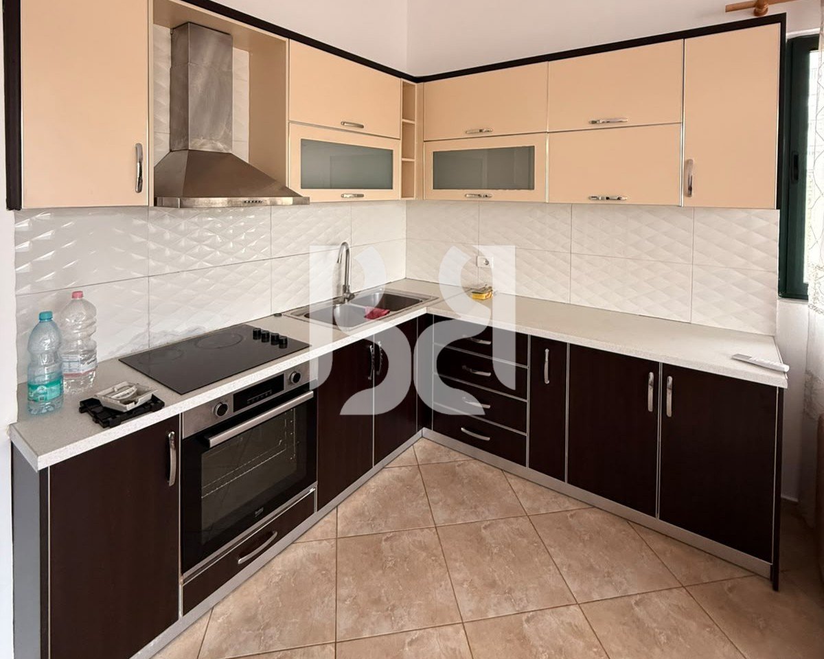 APPARTAMENTO IN AFFITTO 2+1+2 + VERANDE AL COMUNE DI PARISIT*