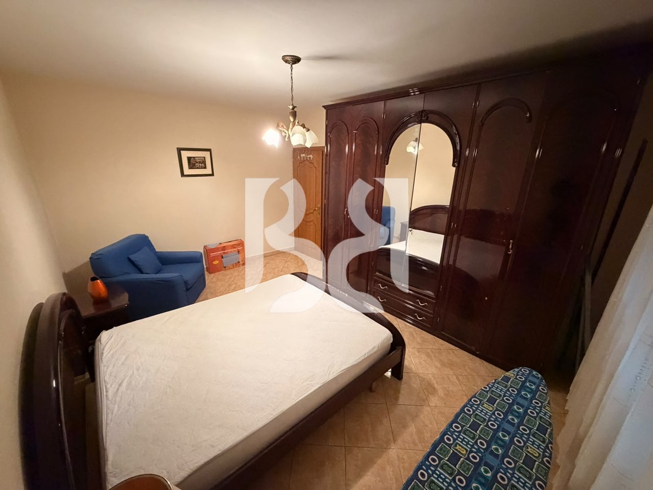 APARTAMENT ME QERA 2+1 NE PORCELAN, MBRAPA UET*