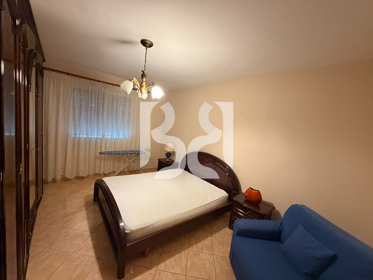 APARTAMENT ME QERA 2+1 NE PORCELAN, MBRAPA UET*