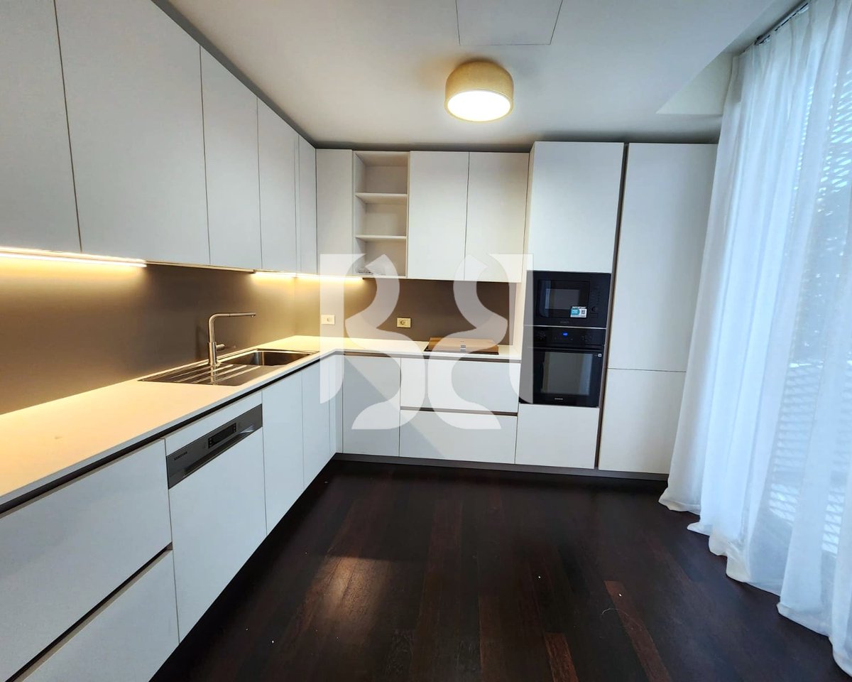 Appartamento 2+1+2 in Affitto vicino a Coin | Casa Intelligente | Posto Auto | 2.400 €/Mese
