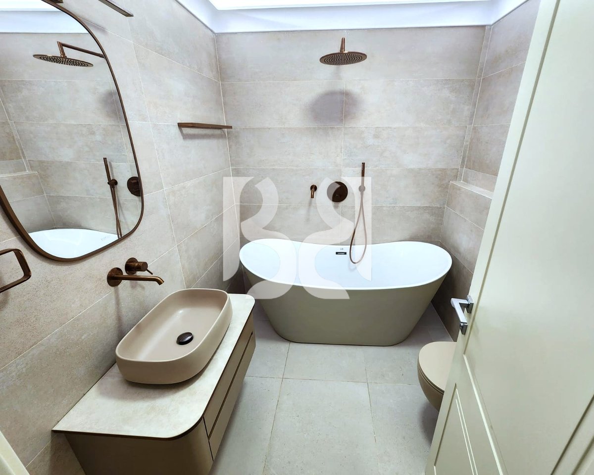 Appartamento 2+1+2 in Affitto vicino a Coin | Casa Intelligente | Posto Auto | 2.400 €/Mese