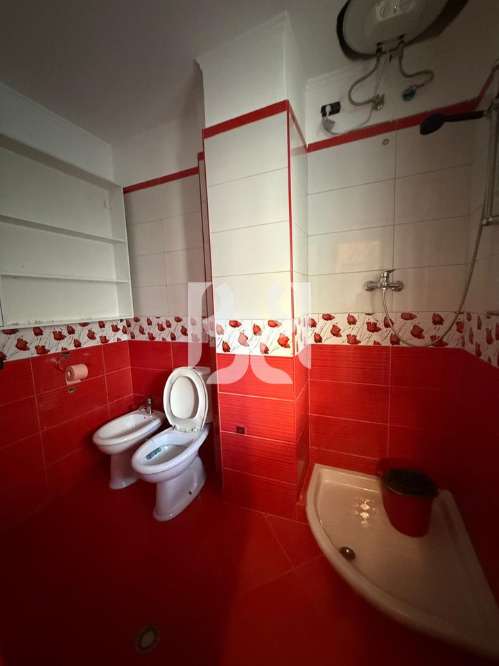 APARTAMENT ME QERA 1+1 TE SHESHI WILSON