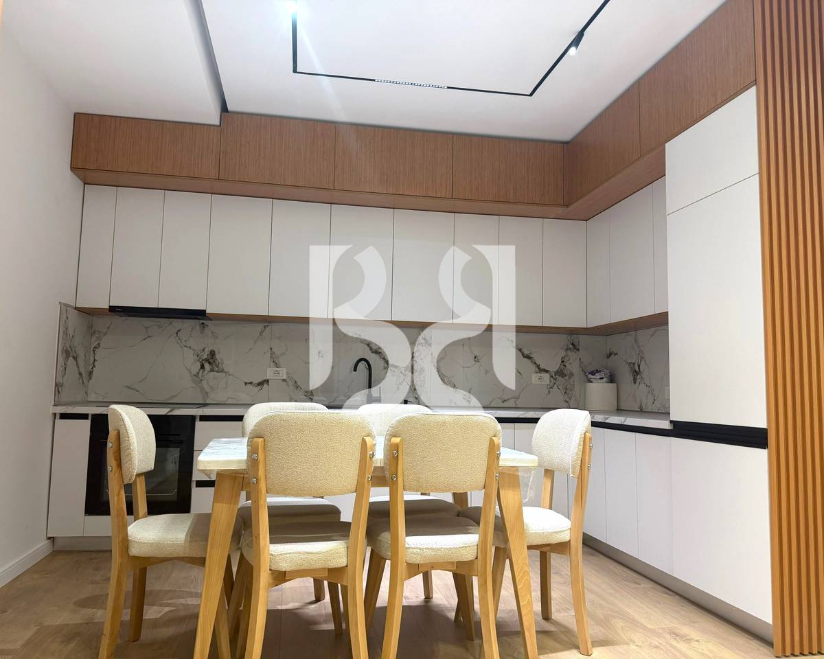 Appartamento 2+1+2 in affitto in Via 5 Maji, Tirana *