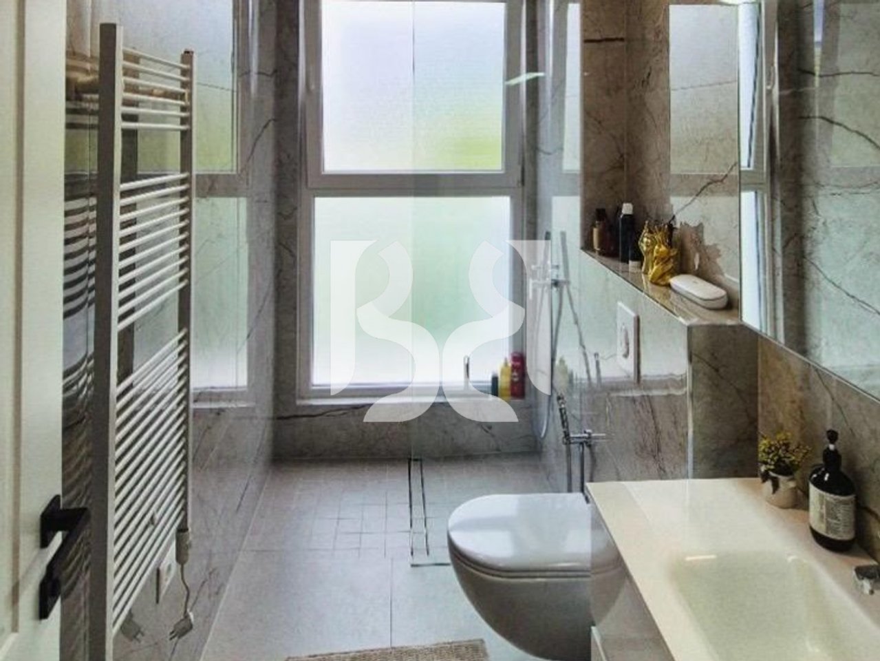 Vilë Luksoze me Qira në Farkë të Vogël, Tiranë | Pishinë Private | Sauna | Palestër | Tarracë Panoramike | 4,000 €/muaj NETO