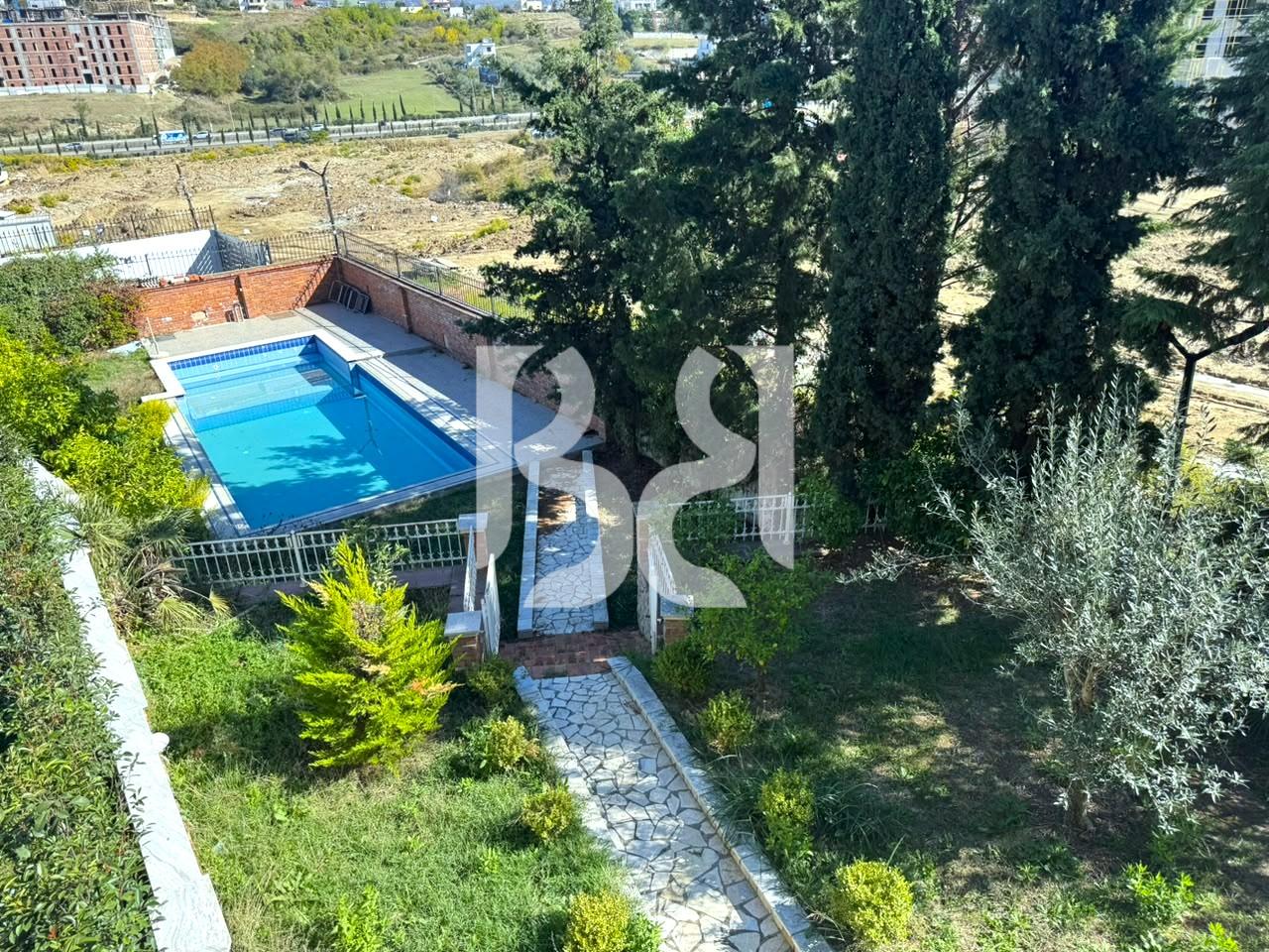 Vilë 4-Katëshe me Pishinë me Qira në Akacia Hills, Pranë TEG – 4,000 €/Muaj