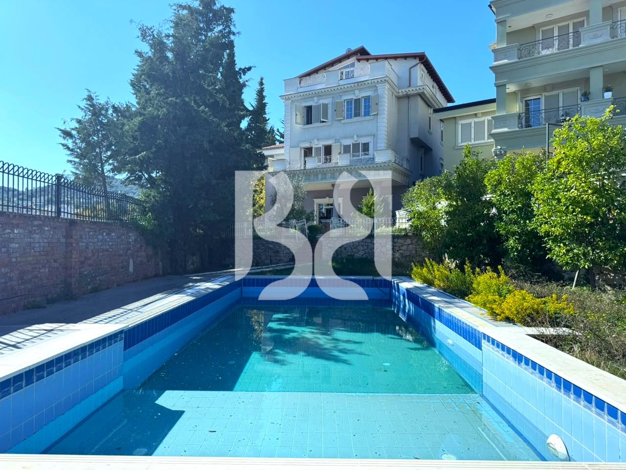 SHITET VILË 4-KATËSHE ME PISHINË në Akacia Hills, Pranë TEG – 850,000 €